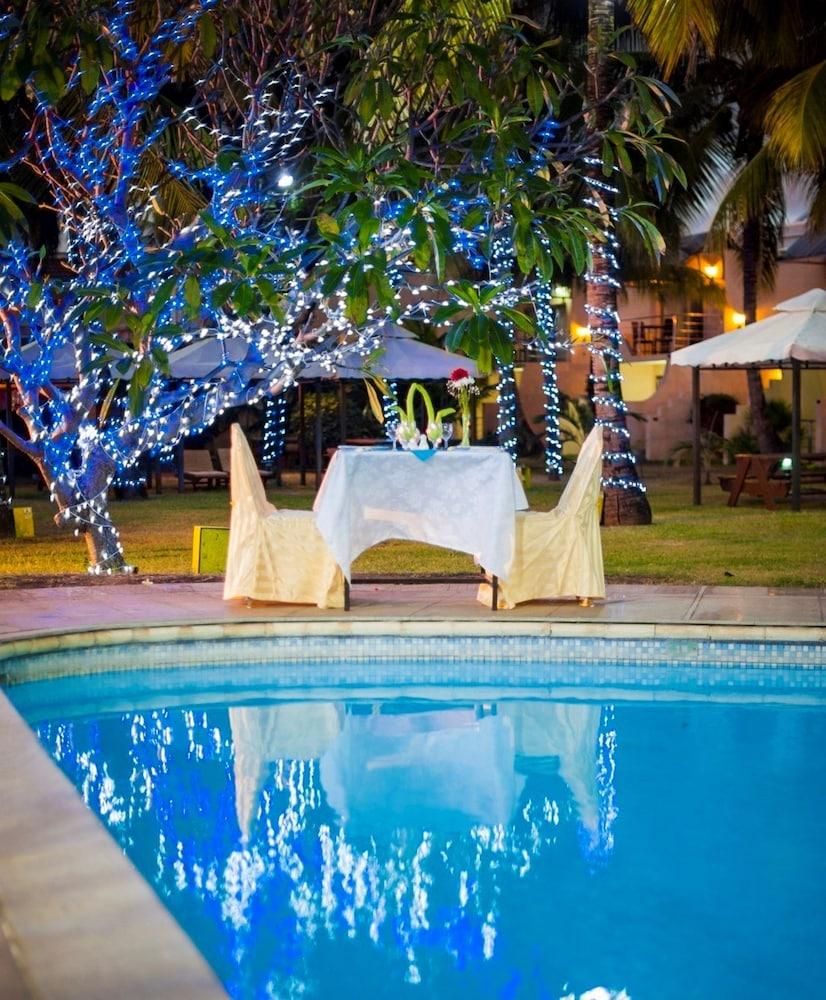 Flic-en-Flacq Manisa Hotel מראה חיצוני תמונה