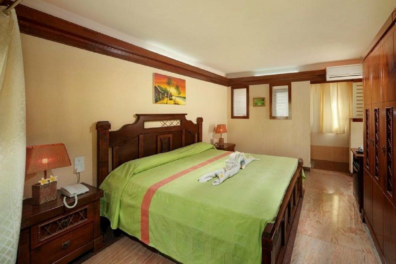Flic-en-Flacq Manisa Hotel מראה חיצוני תמונה